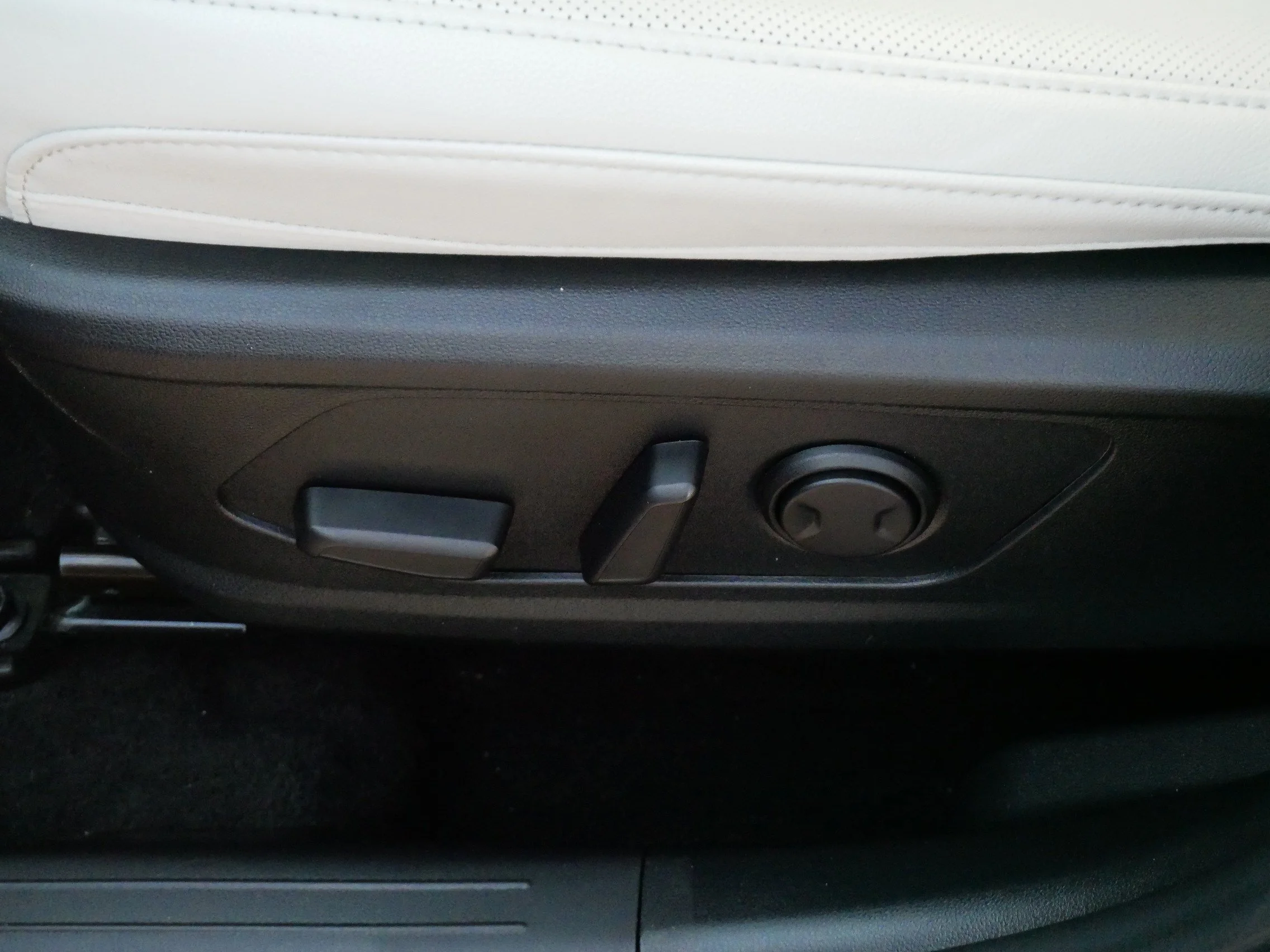 Used 2023 Intense Blue Hyundai SEL image 20