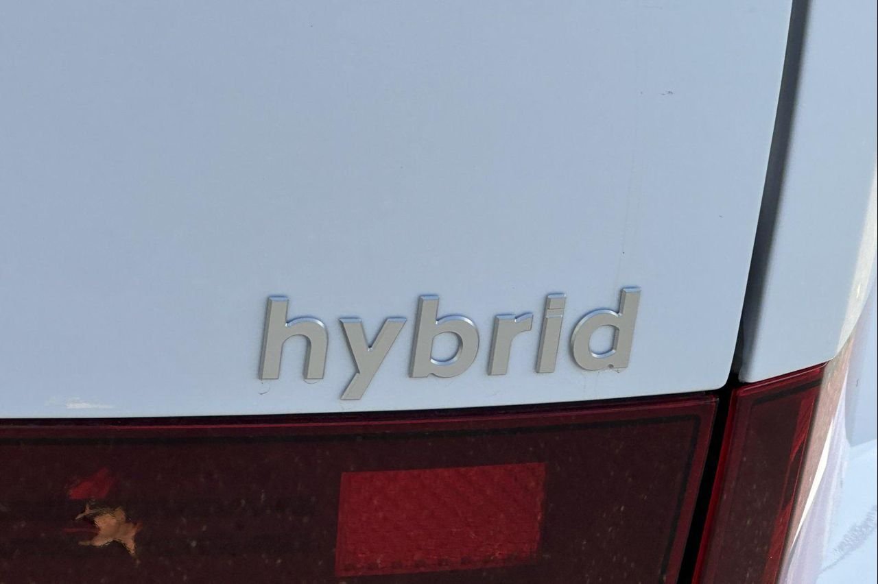 New 2026 Serenity White Hyundai SE image 27