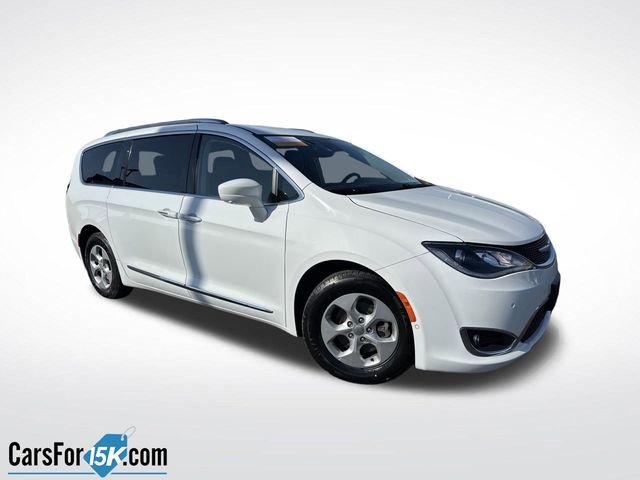 2017 Chrysler Pacifica Touring-L Plus