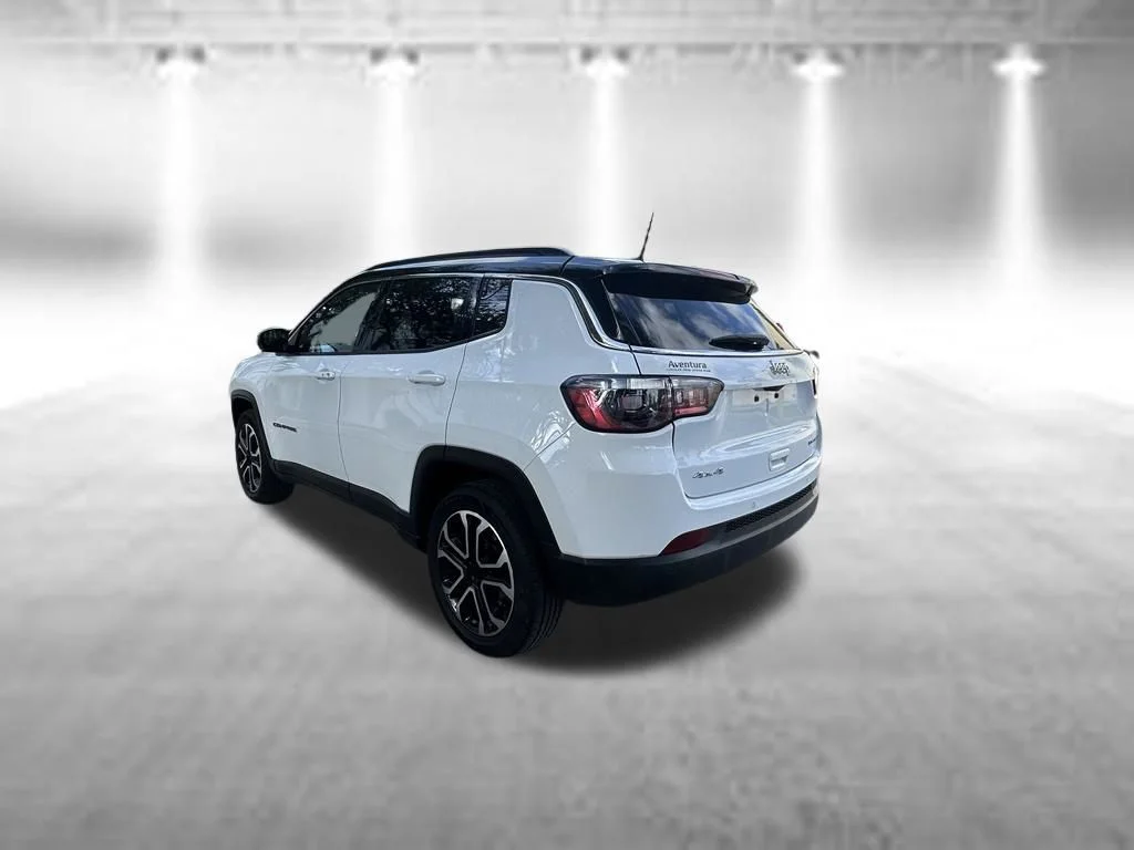 Used 2024 White/off-white Jeep Limited image 5