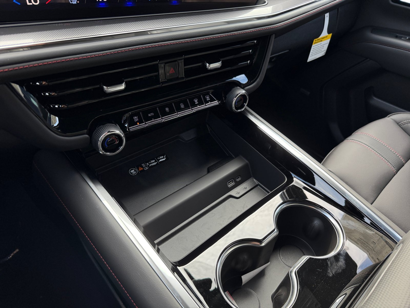 2026 Chevrolet Suburban RST - Photo 13