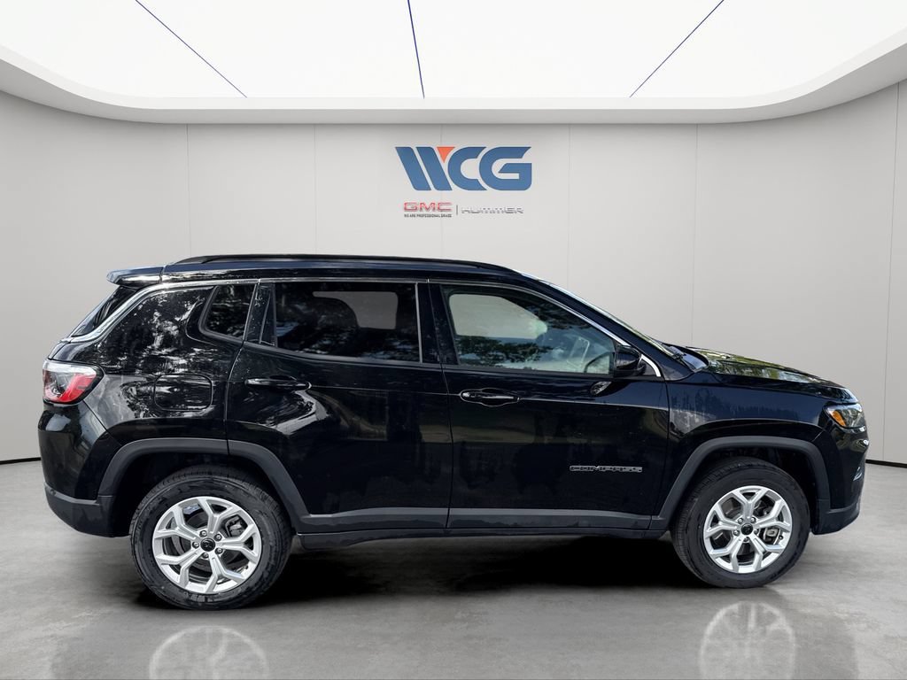 Used 2025 None Jeep Latitude image 2
