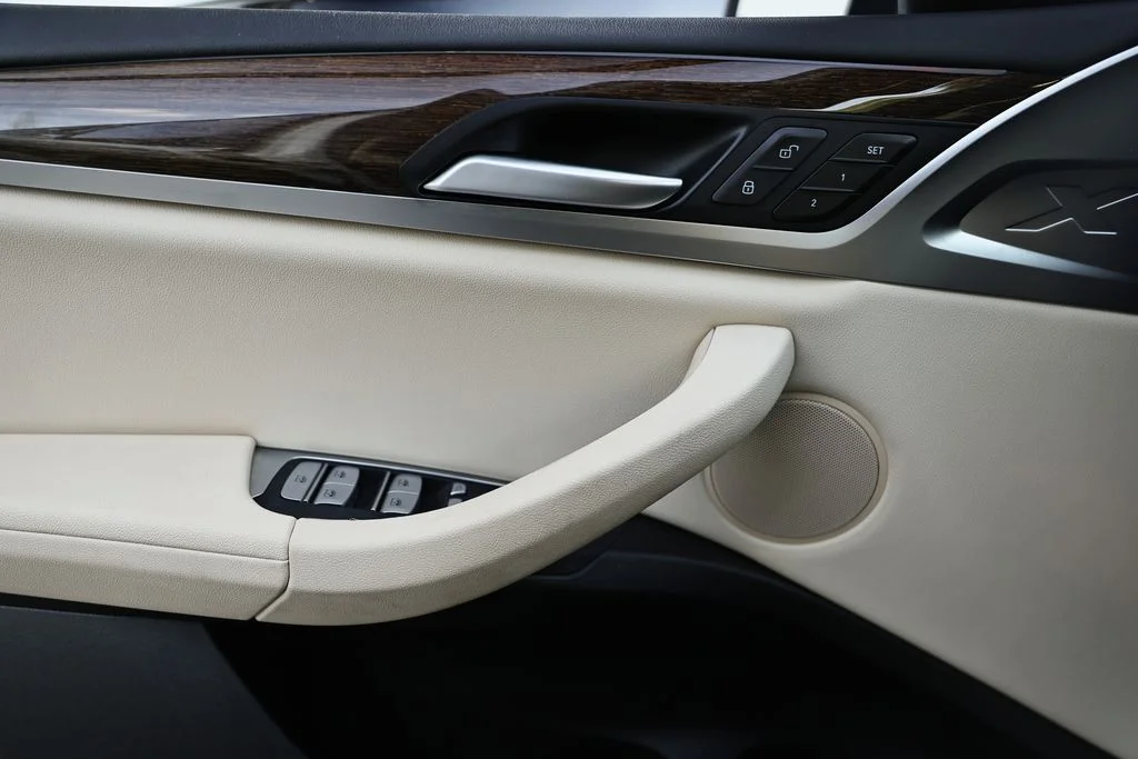 Used 2024 Mineral White Metallic BMW sDrive30i image 16