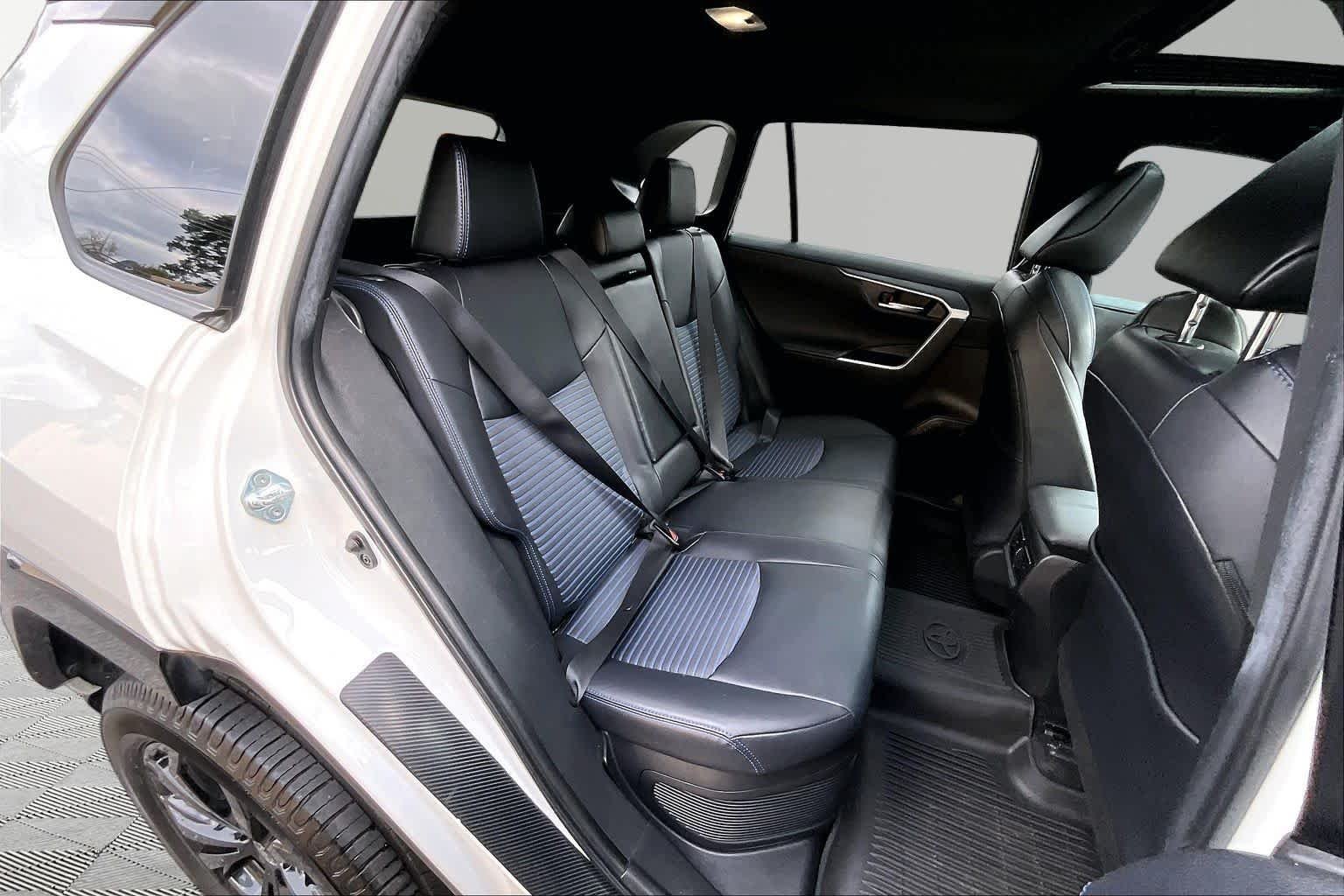 Used 2023 Wind Chill Pearl/Midnight Black Metallic Toyota Hybrid XSE image 20