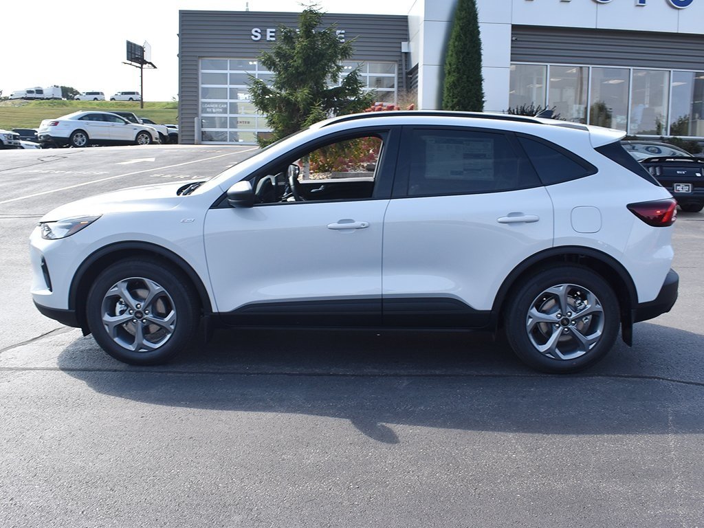 2025 Ford Escape Hybrid ST-Line photo 2