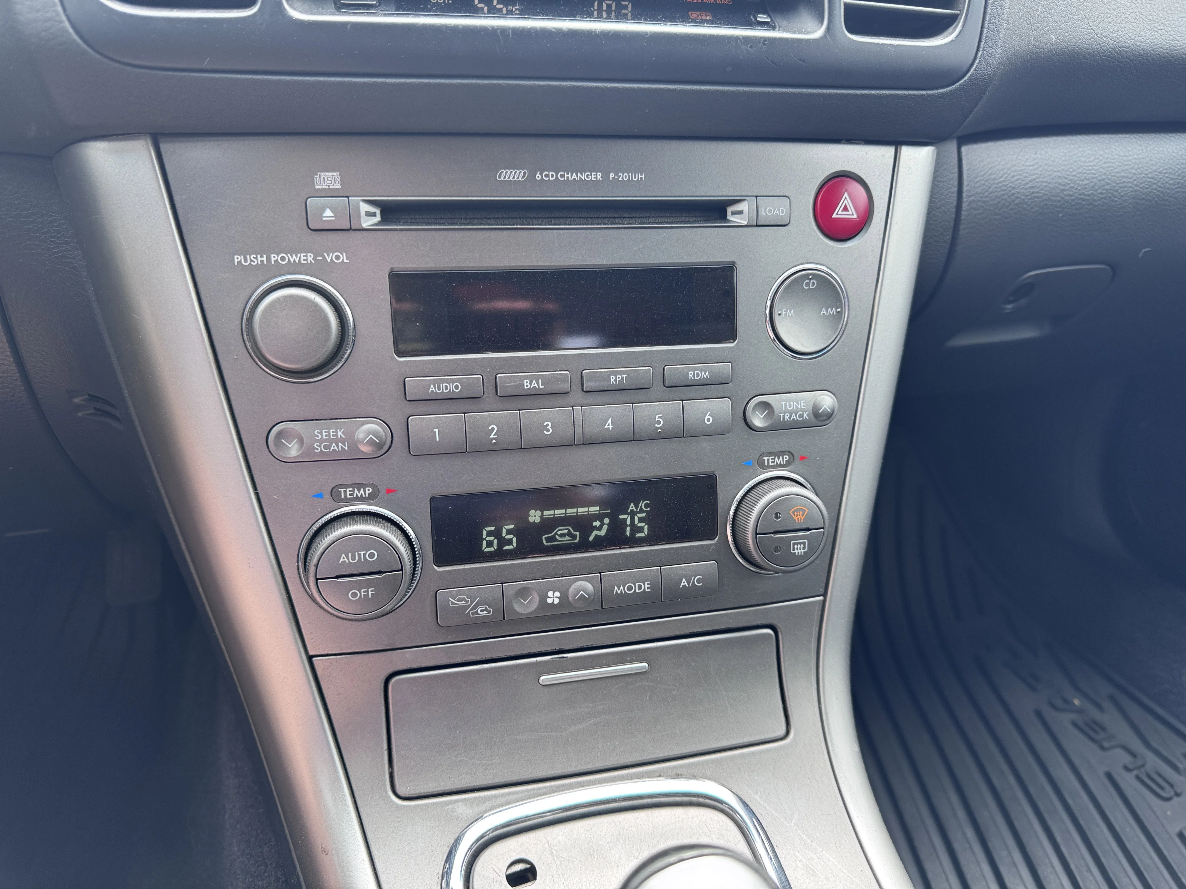 Used 2005  Subaru Outback XT Ltd image 26