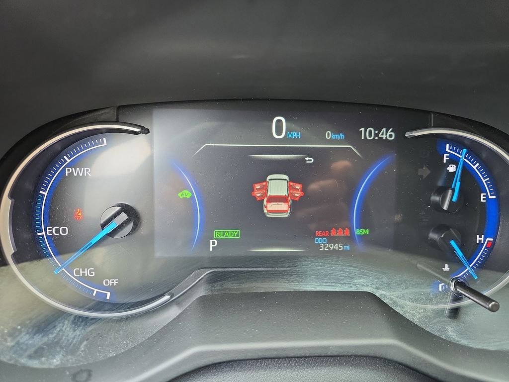 Certified Used 2025 Silver Toyota XLE image 22