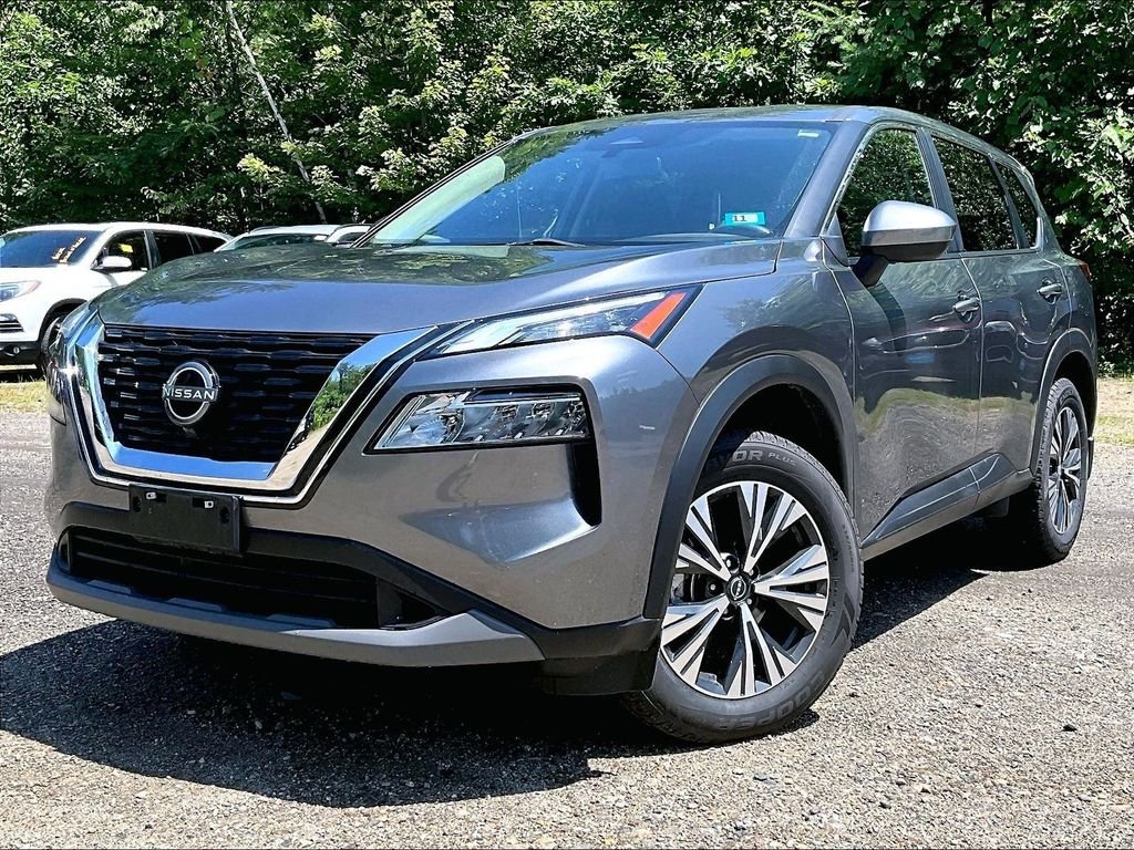 Used 2023 Gray Nissan SV image 3