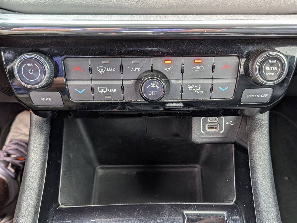 Used 2023 Gray Jeep Limited image 19
