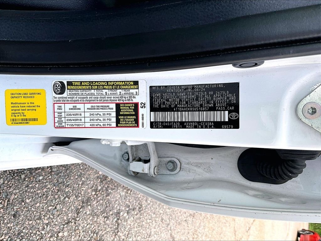 Used 2025 White Toyota SE image 9