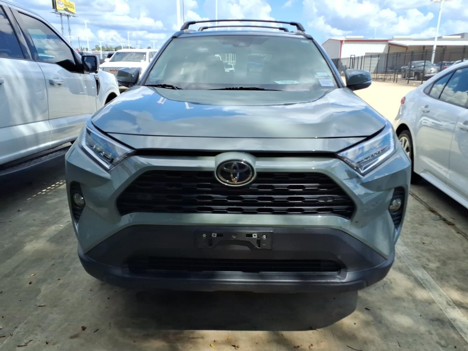 Certified Used 2021 Lunar Toyota XLE Premium image 3