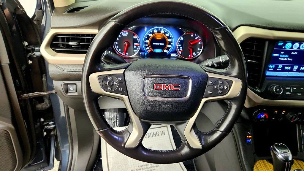 Used 2019 Dark Sky Metallic GMC AWD 4dr Denali w/ Technology Pkg & Dual Sunroof image 14