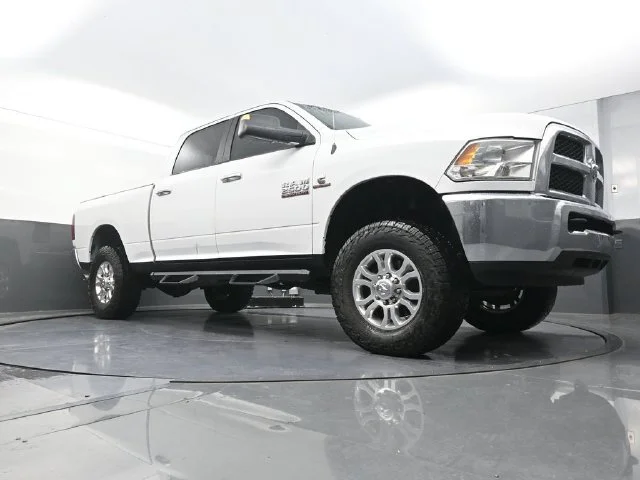 Used 2016 White Ram SLT image 31