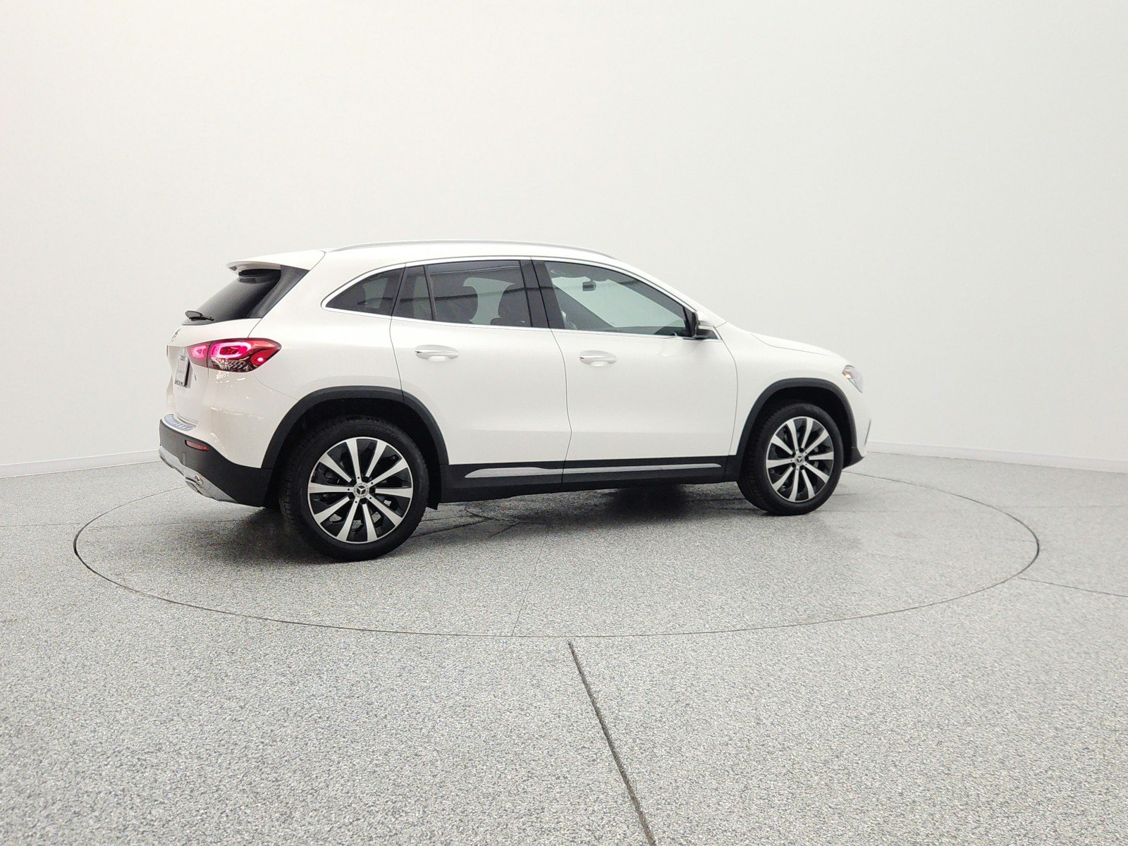 Used 2023 Polar White Mercedes-Benz GLA 250 SUV image 5
