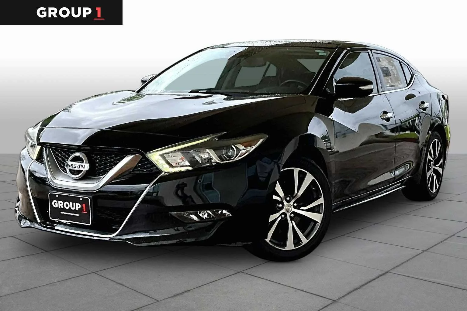 2016 Nissan Maxima Platinum's photo