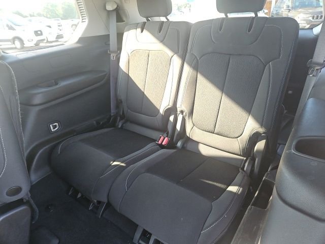 Used 2024 White Jeep Laredo image 14