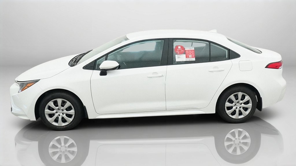 New 2027 Ice Cap Toyota LE image 2
