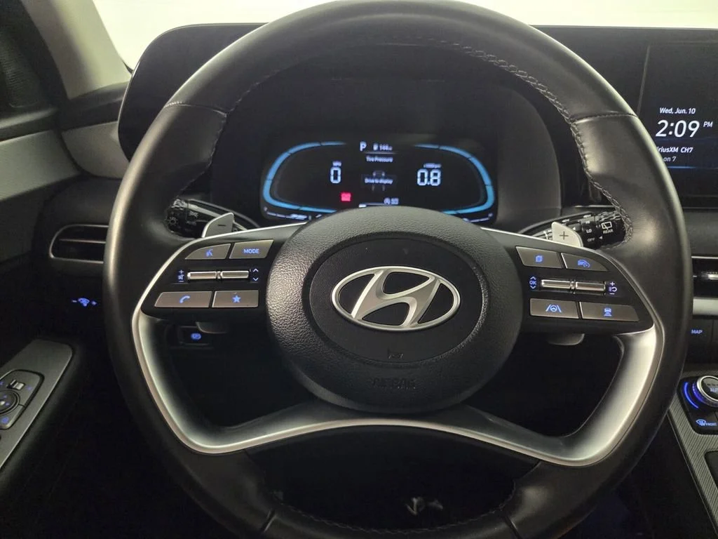 Used 2023 Sierra Burgundy Hyundai SEL image 16