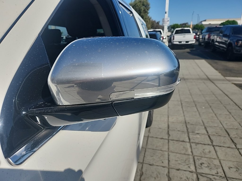 Used 2021 White Metallic Ford Platinum image 6