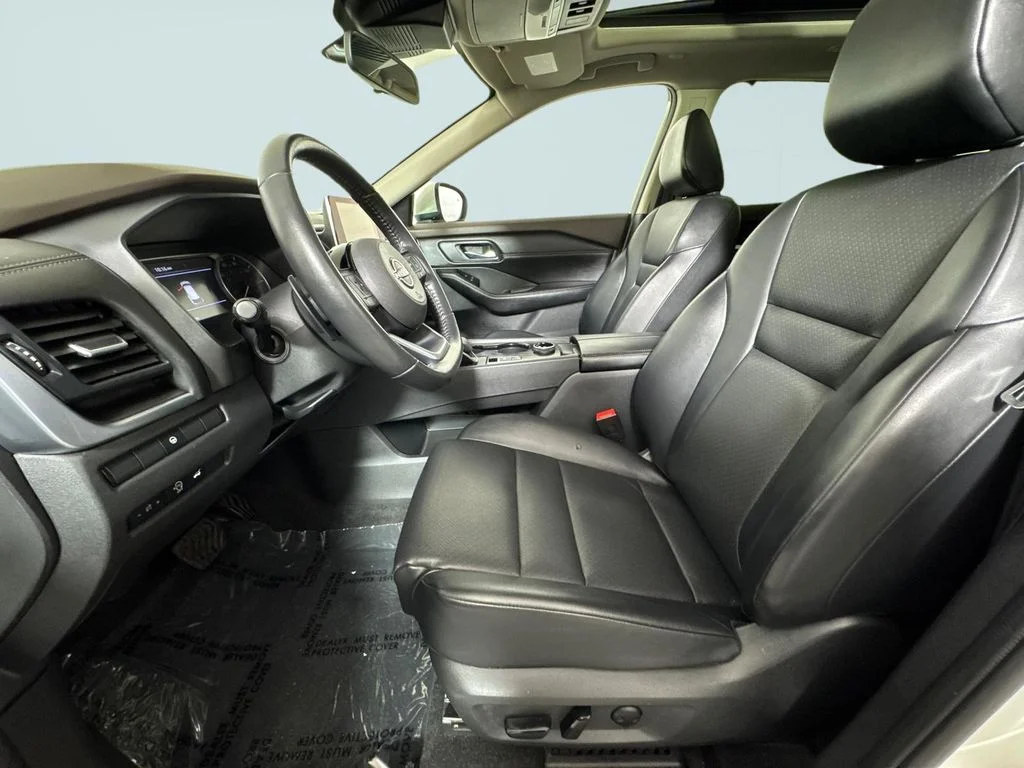 Used 2023 Pearl White Nissan SV image 6