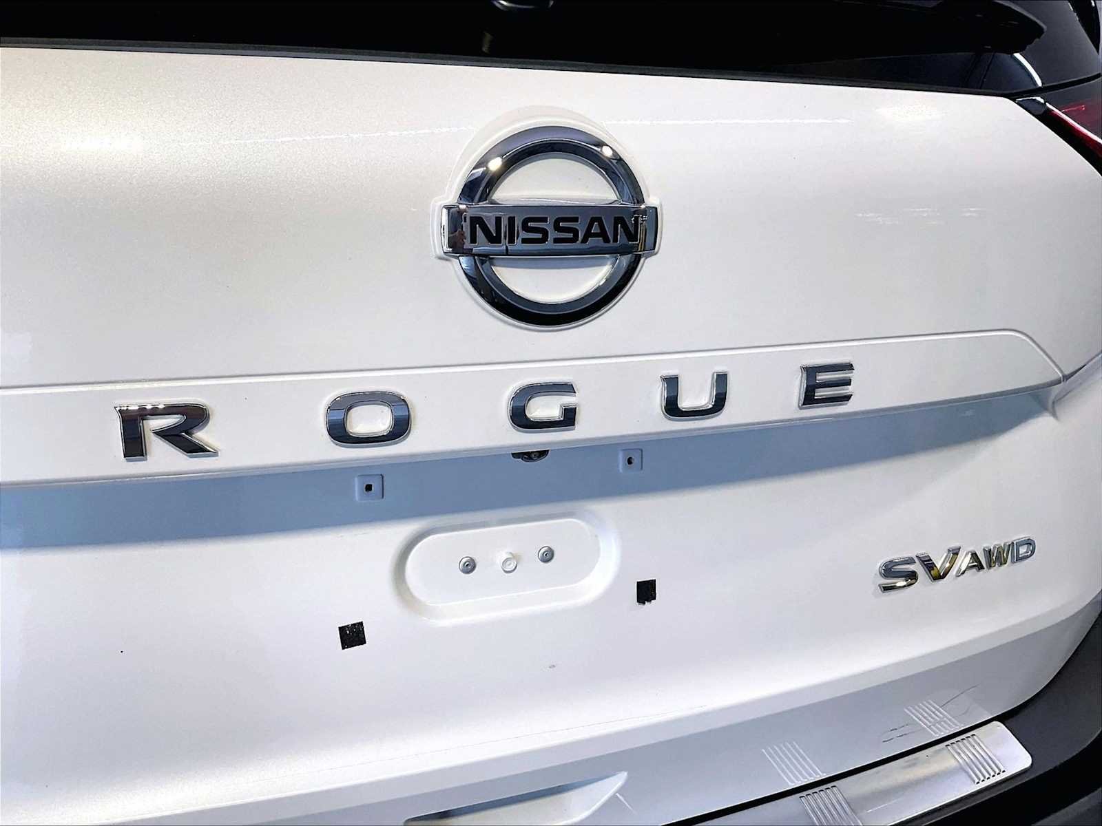 Used 2021 Pearl White Tricoat Nissan SV image 35