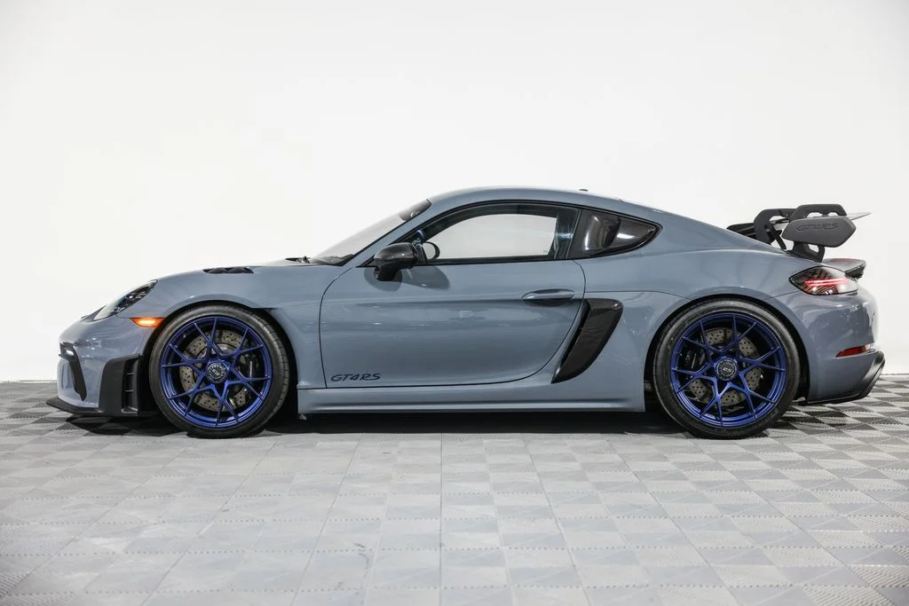 2025 Porsche 718 GT4 RS - Photo 12