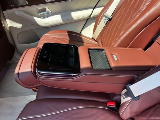 Certified Used 2025 Gray Mercedes-Benz Maybach GLS 600 image 13