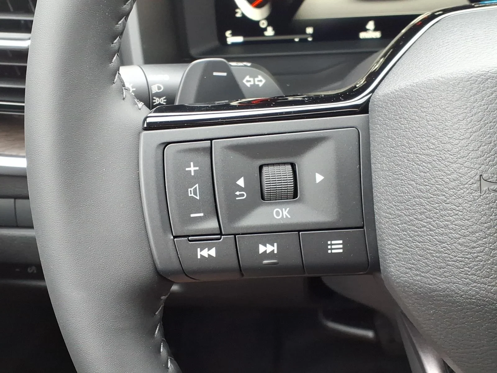 2026 Nissan Rogue Platinum Silver at Robbins Nissan