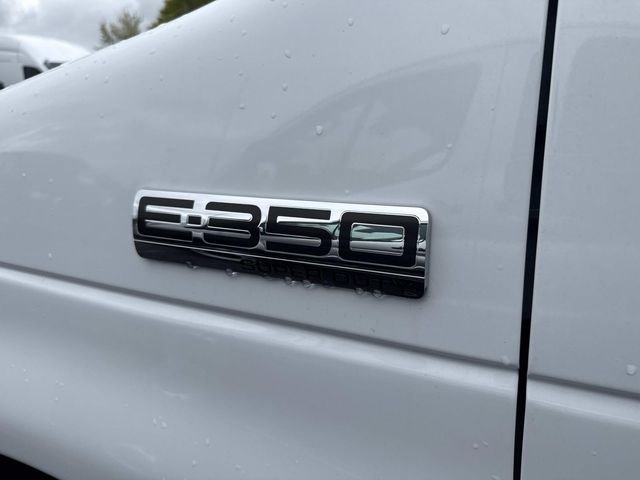 New 2026 Oxford White Ford E-350 SRW image 5