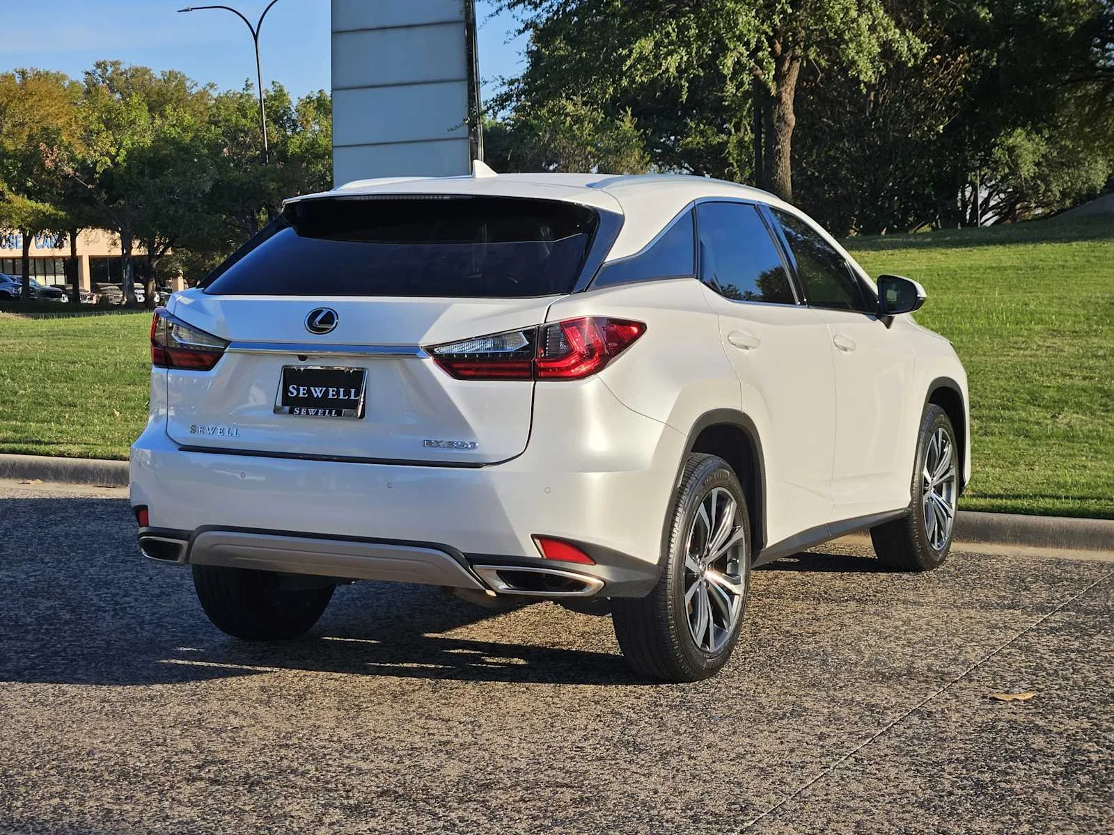 Certified Used 2022 EMINENT WHITE PEARL Lexus  image 4