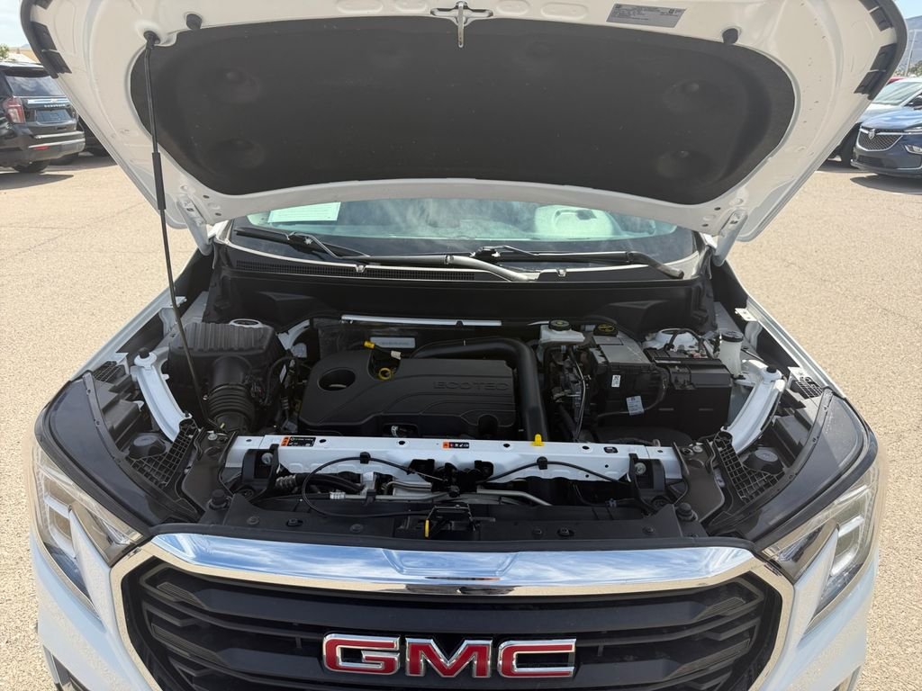Used 2024 White GMC SLE image 20