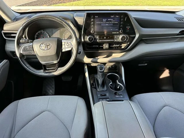 Used 2020 Blizzard Pearl Toyota LE image 14