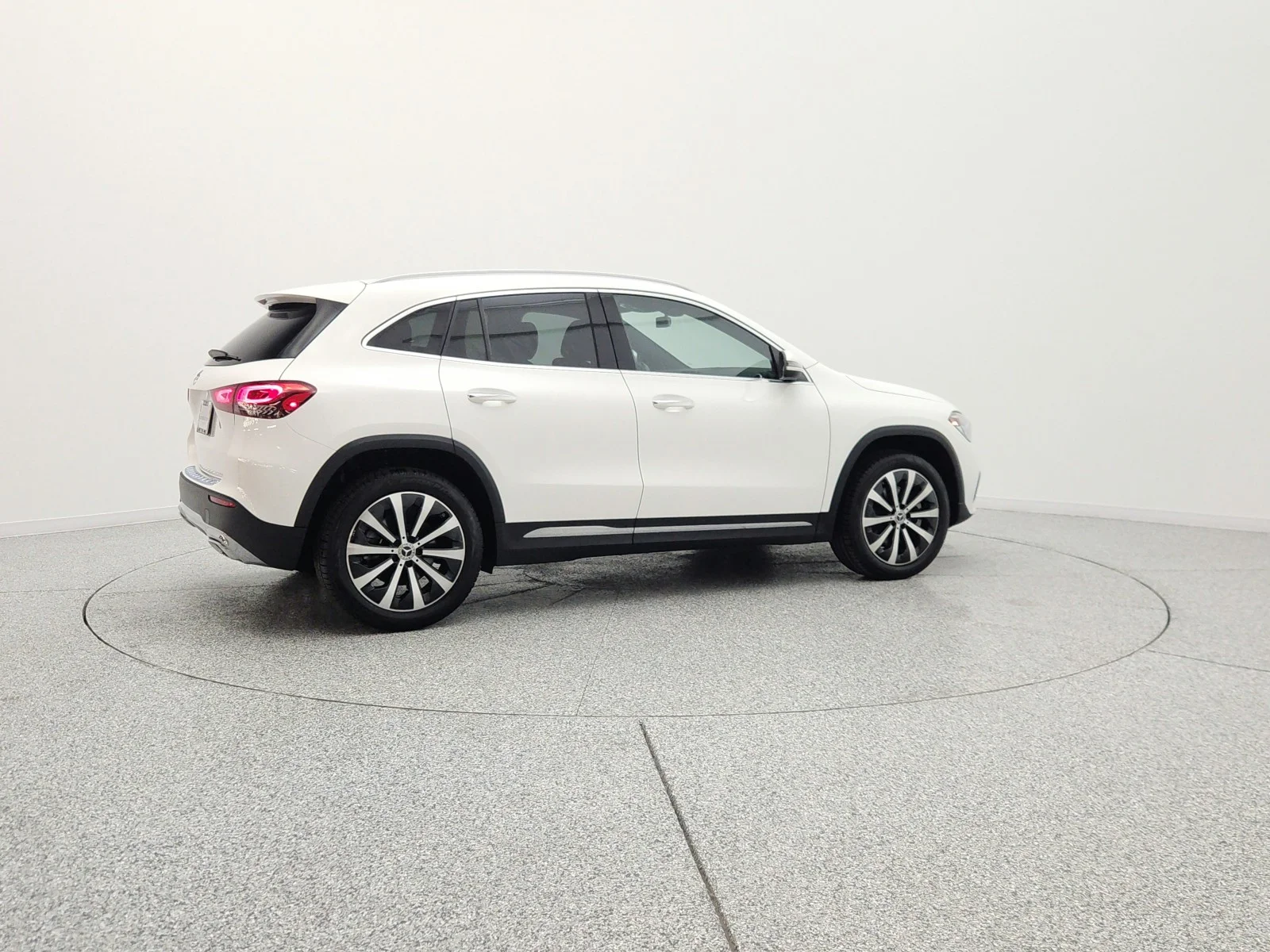 Used 2023 Polar White Mercedes-Benz GLA 250 SUV image 5