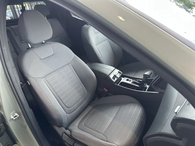 Used 2023 Green Hyundai SEL Premium image 28