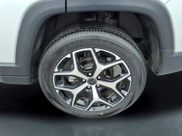 Used 2025 Silver Jeep Limited image 13