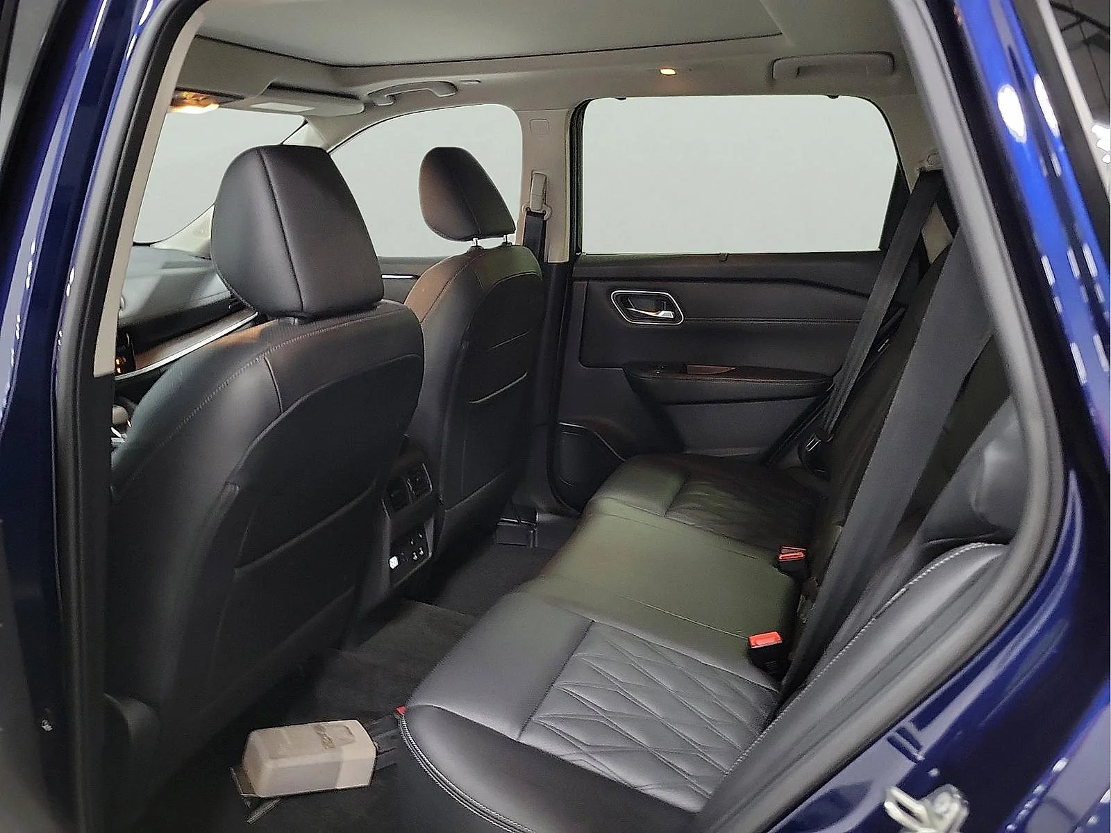 Used 2024 Deep Ocean Blue Pearl Nissan Platinum image 9