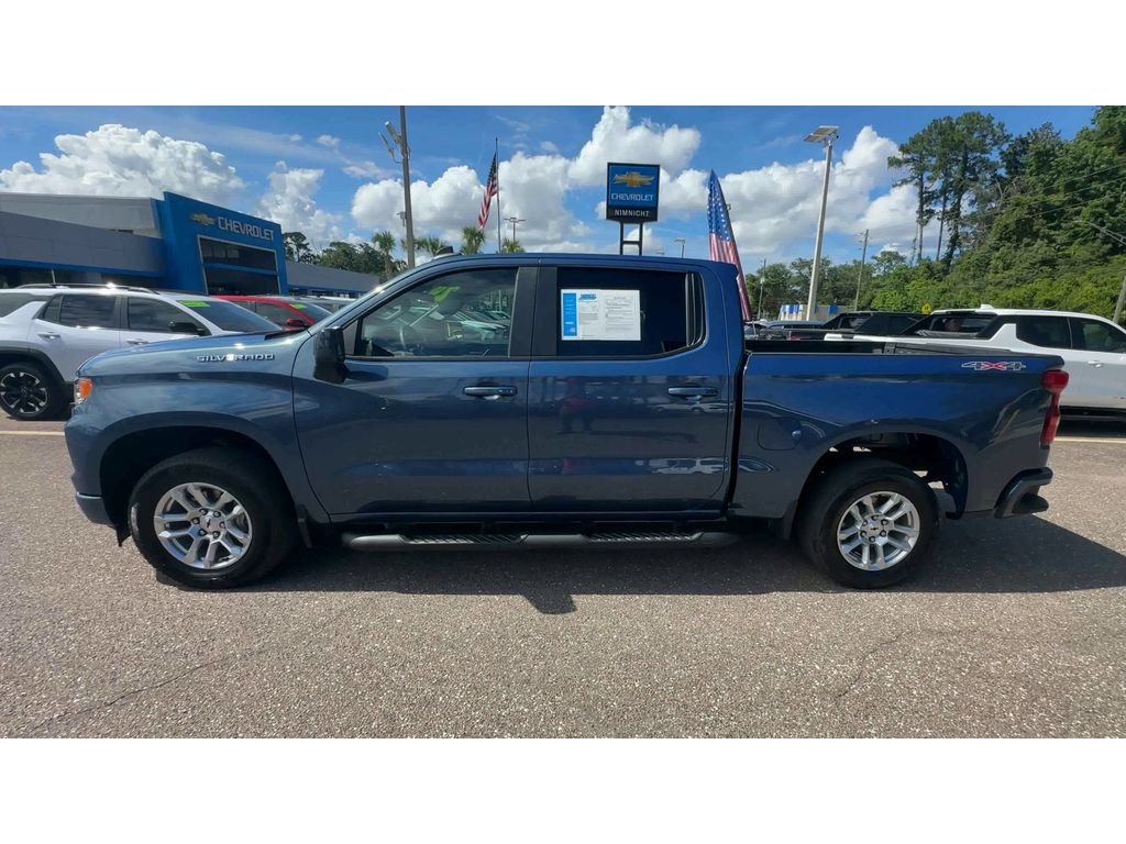 Used 2024 Lakeshore Blue Metallic Chevrolet RST image 5