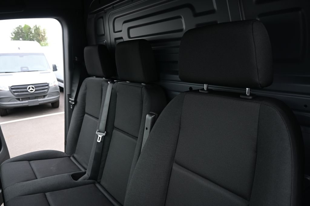 Used 2025 Pebble Gray Mercedes-Benz Cargo 170 WB image 5