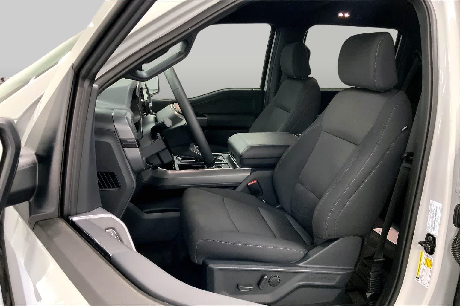 New 2026 Avalanche Ford XLT image 8