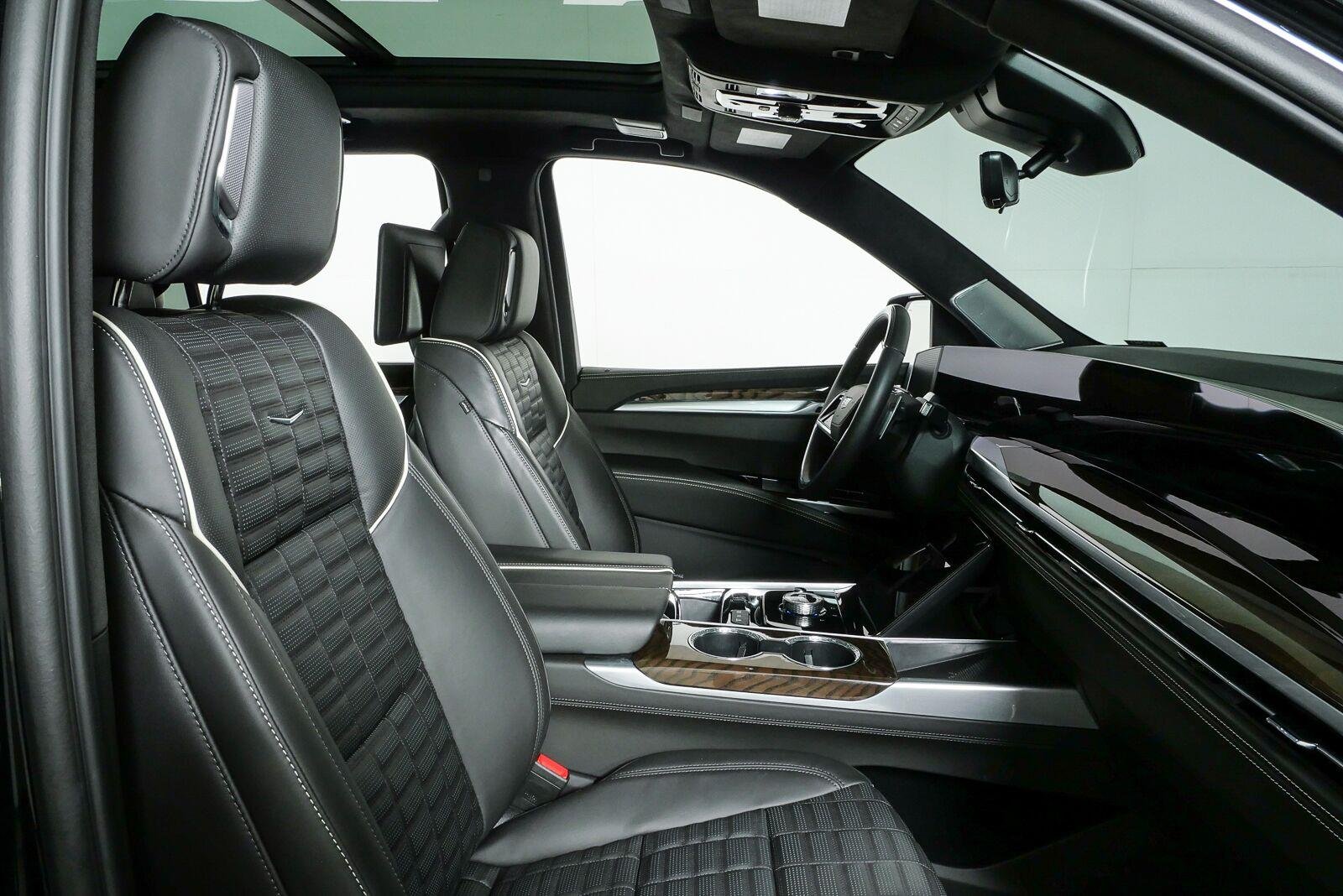 Used 2025 Black Raven Cadillac Sport Platinum image 25