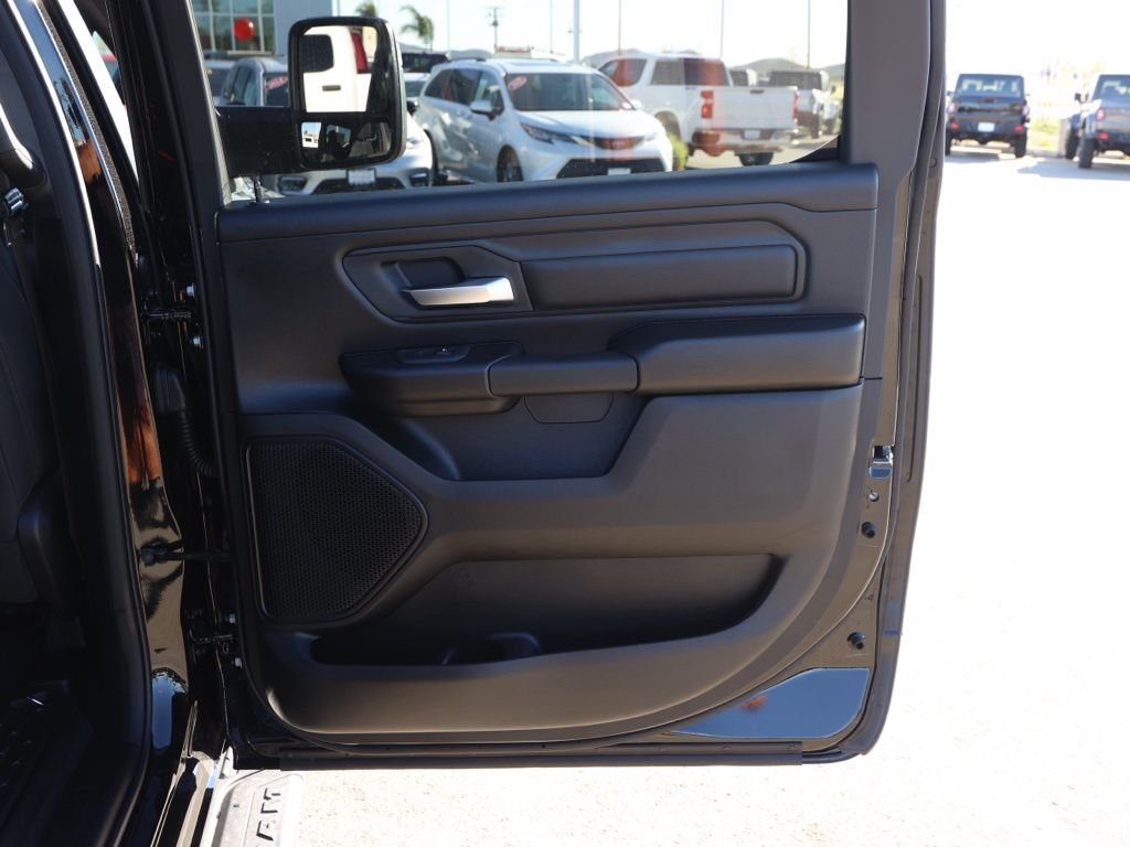 New 2026 Diamond Black Crystal Pearl-Coat Exterior Paint RAM Express image 17