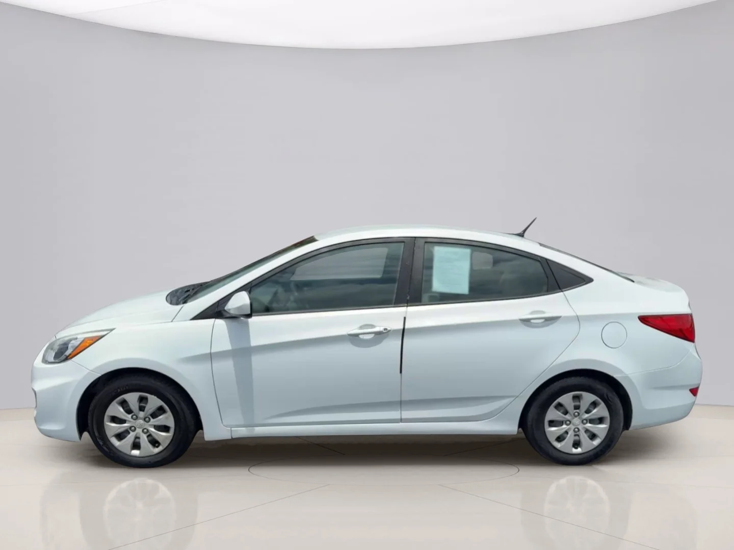 Used 2016 White Hyundai SE image 2