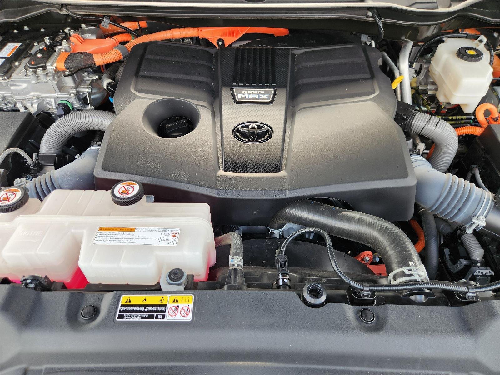 2024 Toyota Sequoia photo 32 of 33