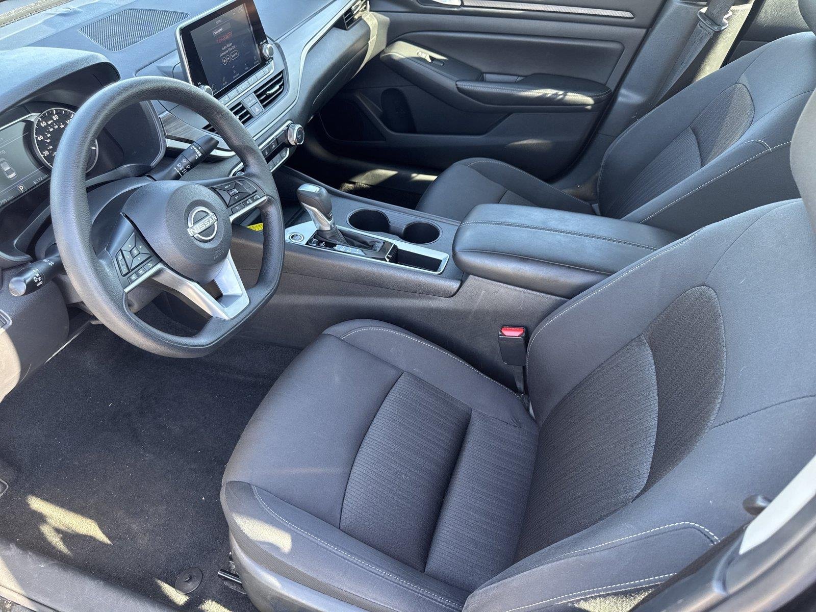 Used 2025 Super Black Nissan SV image 9