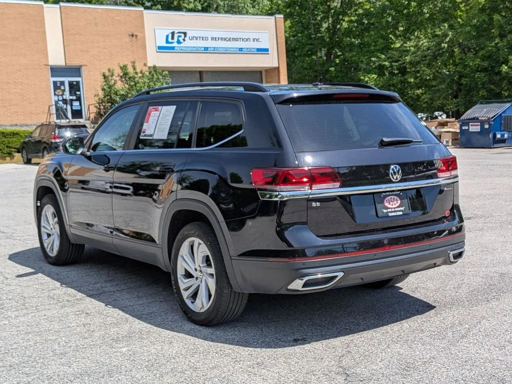 Used 2023 Black Volkswagen 2.0T SE w/Technology image 9