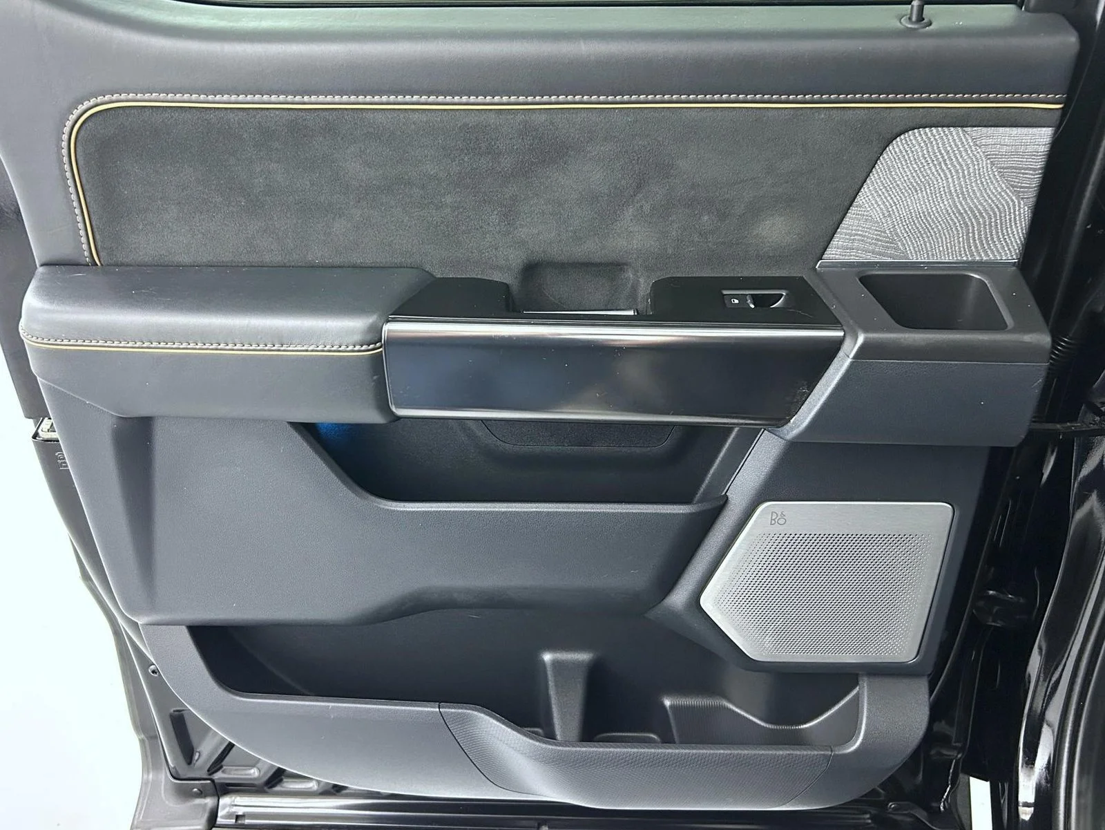 Used 2022 Black Ford Platinum image 21