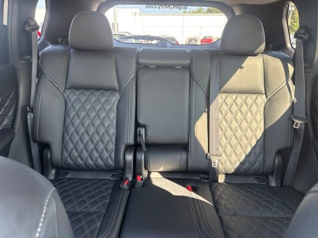 Used 2024  Mitsubishi SEL image 27