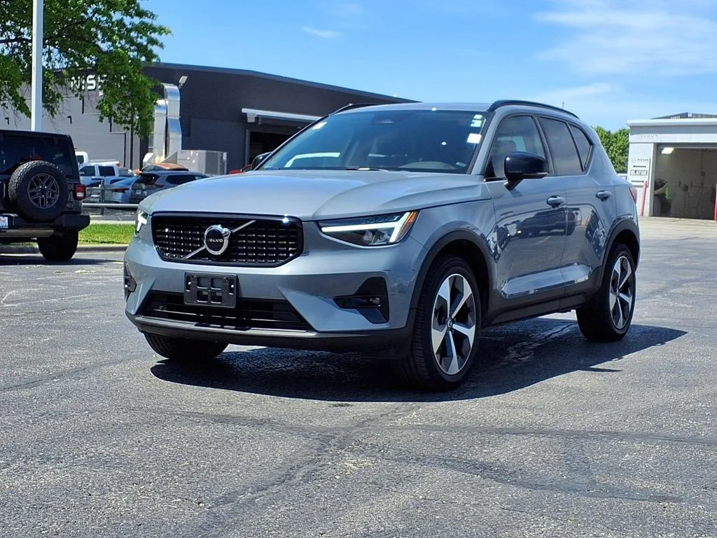 Used 2023 Volvo XC40 Plus with VIN YV4L12UW5P2008451 for sale in Kansas City
