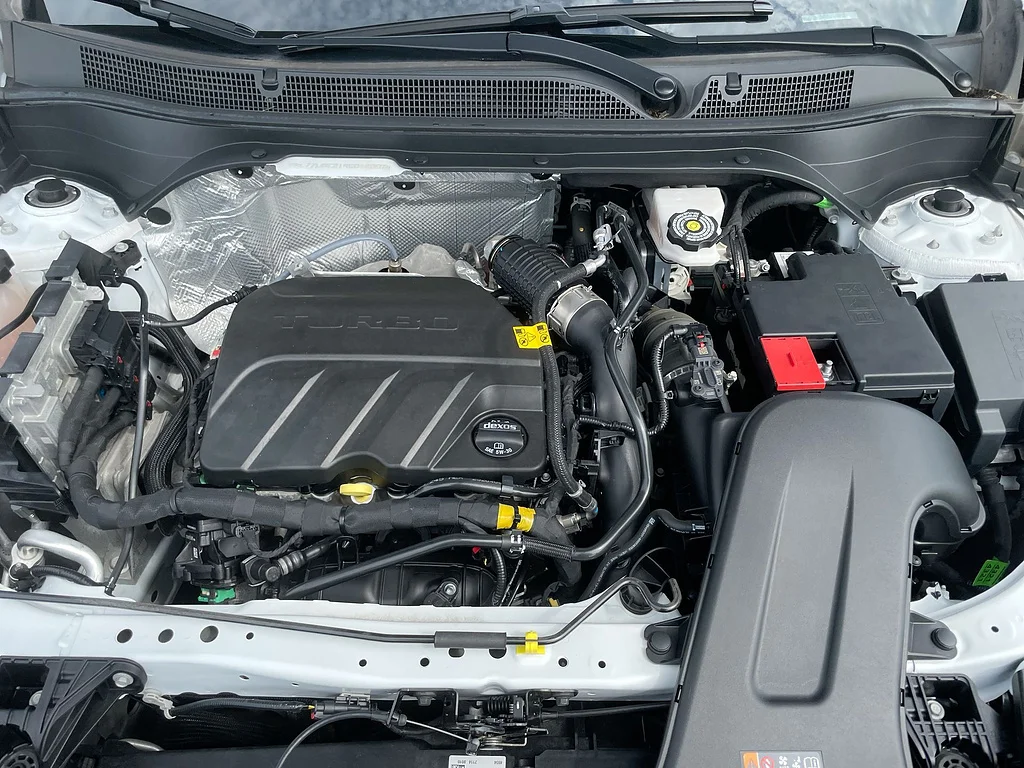 Used 2024 Summit White Chevrolet RS image 27