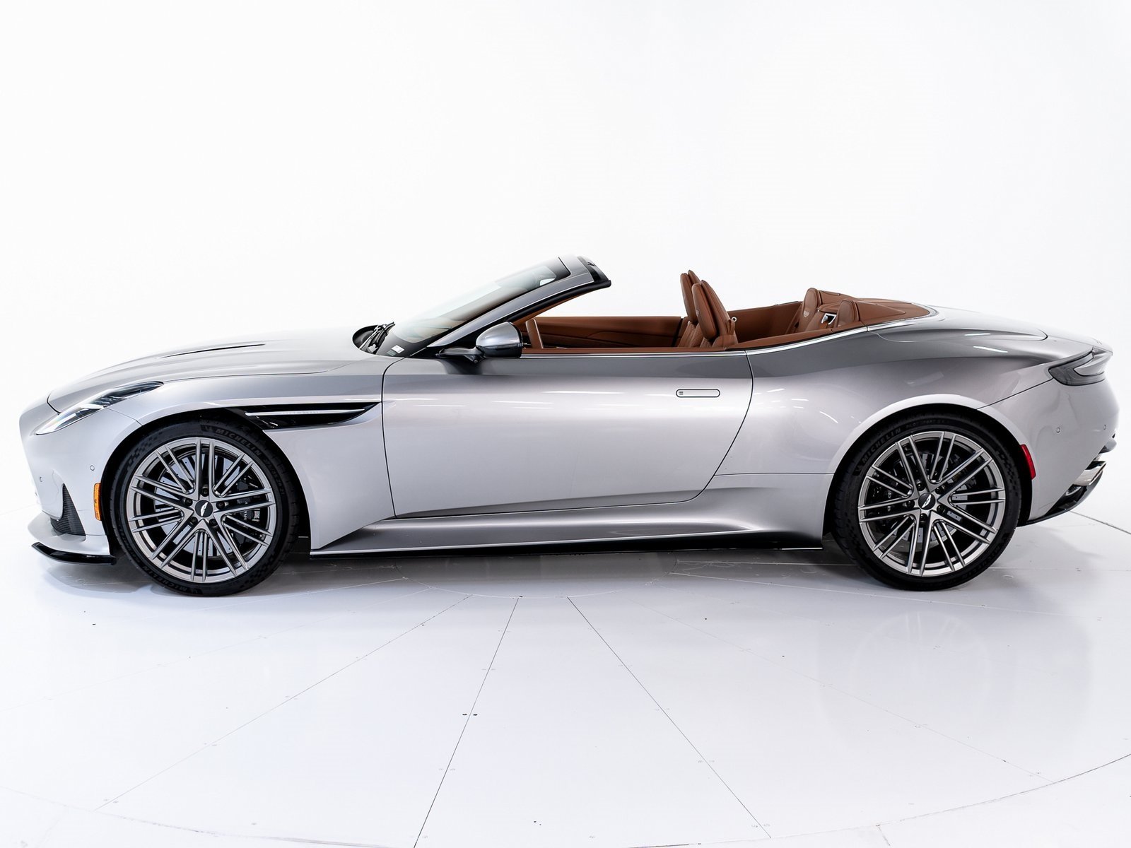 2024 Aston Martin DB12 AM5 photo 2